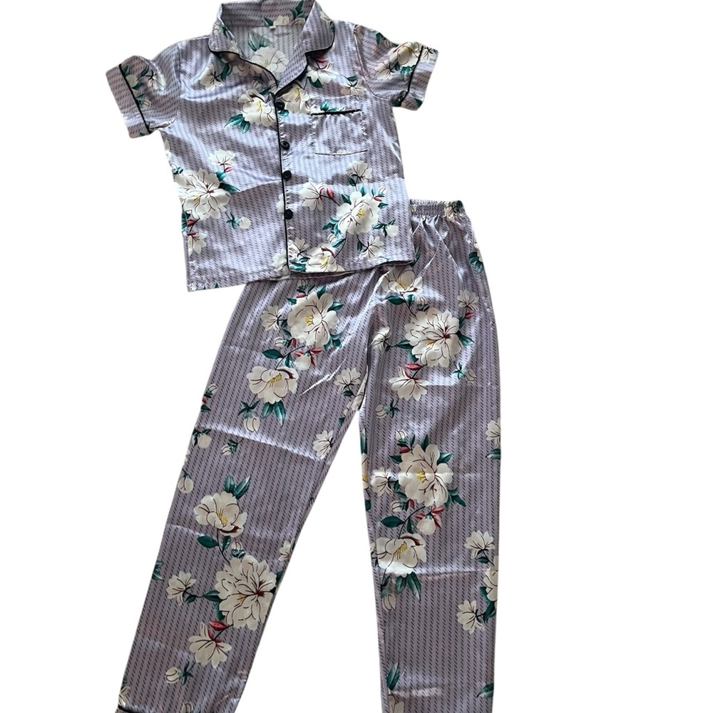 Girls' Lavender Floral Pajama Set - Short Sleeve Top & Pants